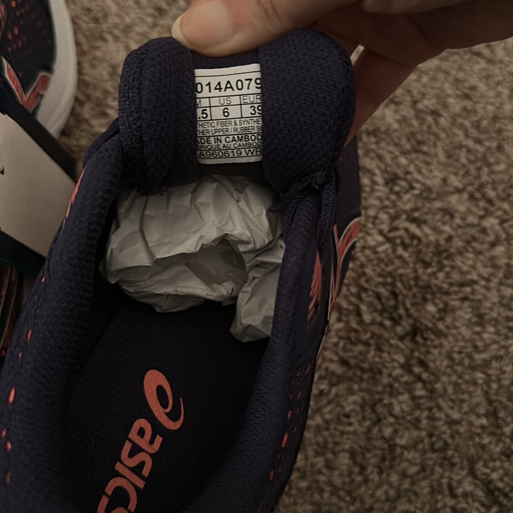 ASICS Shoes - Picture 3 of 5